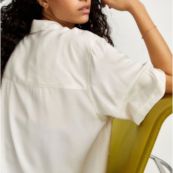 🆕️ NWT H&M Oversized Resort Shirt in 'White' - Picture 5 of 8